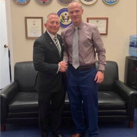 Meet your Posher, Alex - Picture 3 of 6